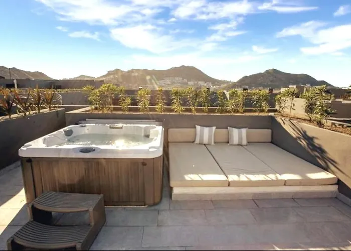 Apartment Impressive With Jacuzzi Near Medano